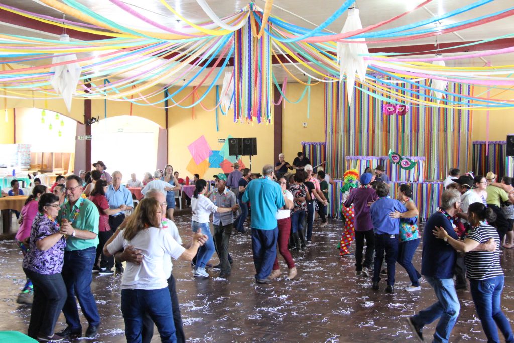 Carnaval da Melhor Idade (11)