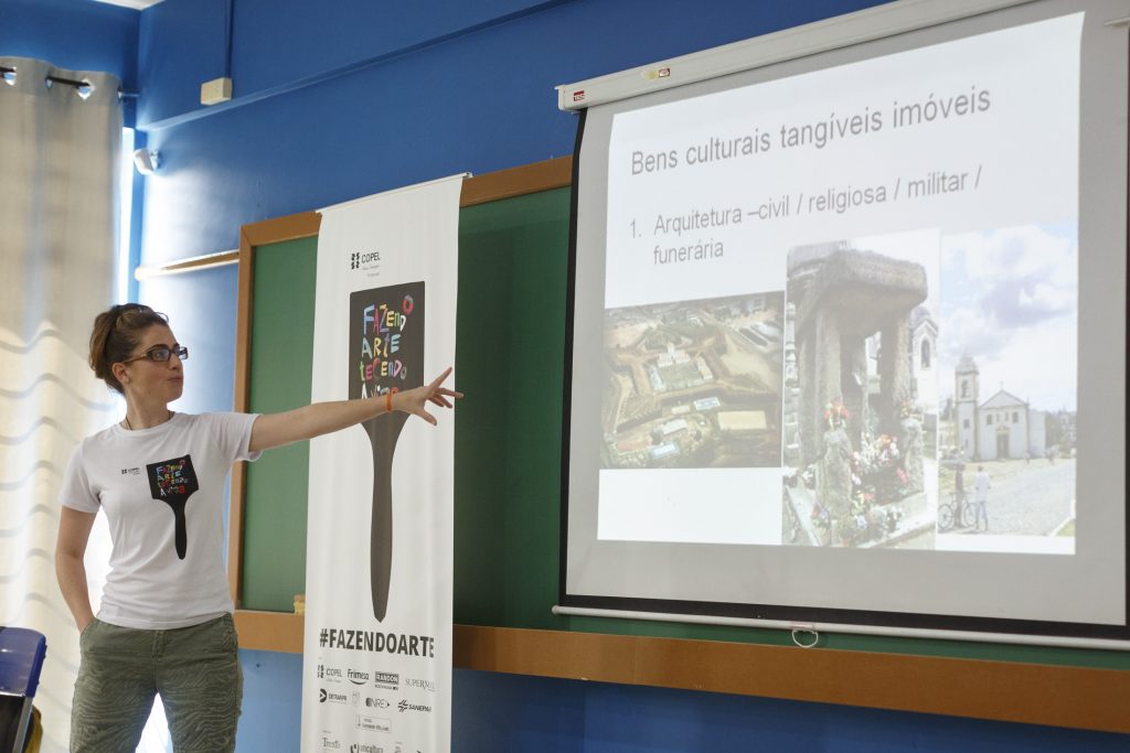 Projeto Fazendo Arte Tecendo a Vida da Unicultura, em escola da cidade Fazenda Rio Grande, na região metropolitana de Curitiba. 20/02/2018 Foto: Brunno Covello