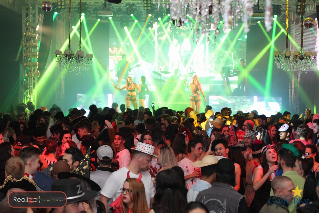 faculdade campo real guarapuava festa a fantasia 2017 (12)