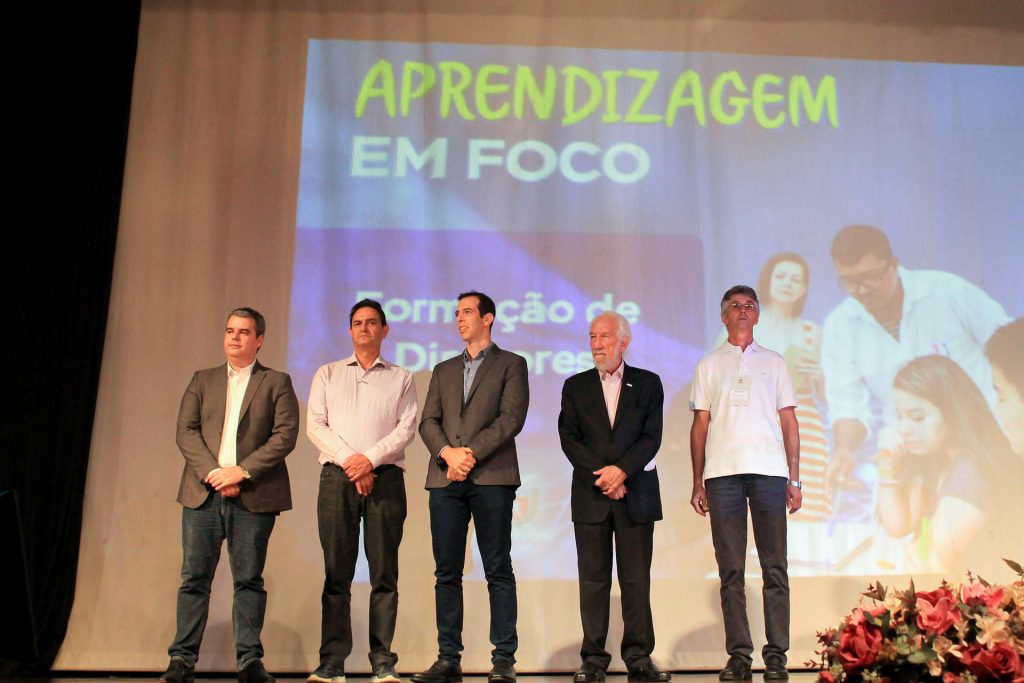 A Secretaria de Estado da Educação iniciou nessa quinta-feira (24), em Pinhão (no Centro-Sul), a segunda etapa do Seminário de Diretores – Aprendizagem em Foco 2019. Participam cerca de 700 servidores, entre diretores das escolas estaduais, chefes de Núcleos de Educação e técnicos pedagógicos, das regionais de Campo Mourão, Pitanga, Ivaiporã, Goioerê, Cianorte, Paranavaí, Loanda, Umuarama, Assis Chateaubriand e Toledo . - Faxinal do Céu, 24/01/2019 - Foto: Fernando de Jesus/SEED