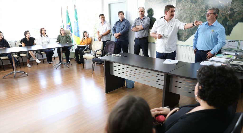 A inclusão de inglês e artes na grade curricular resultou na posse de 21 professores (Foto: Ascom/Prefeitura de Laranjeiras do Sul)