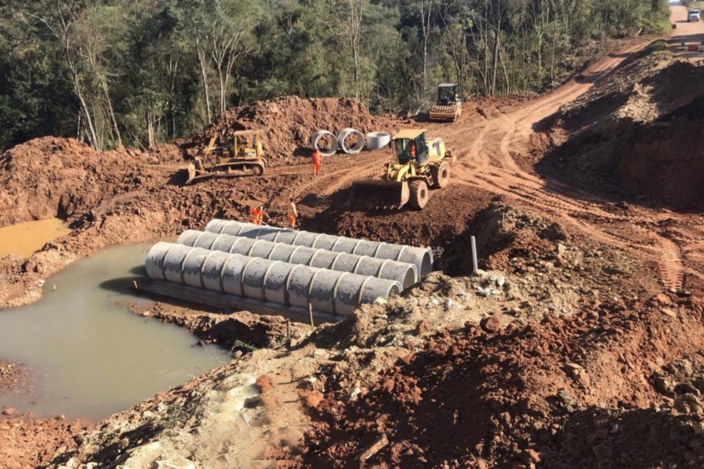 Obras na rodovia que liga Irati a São Mateus do Sul começaram em março e devem ser finalizadas até novembro de 2020. A primeira fase da obra está em andamento desde março (Foto: Divulgação/DER)