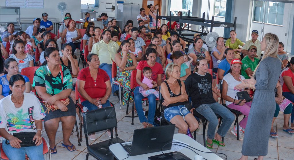 Famílias foram orientadas na semana passada (Foto: Ascom/Laranjeiras de Sul)