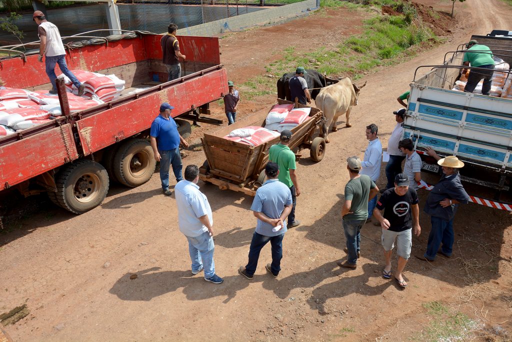 Ao fim das entregas, mais de 370 produtores serão beneficiados pelo Plano Safra (Foto: Ascom/Laranjeiras do Sul)