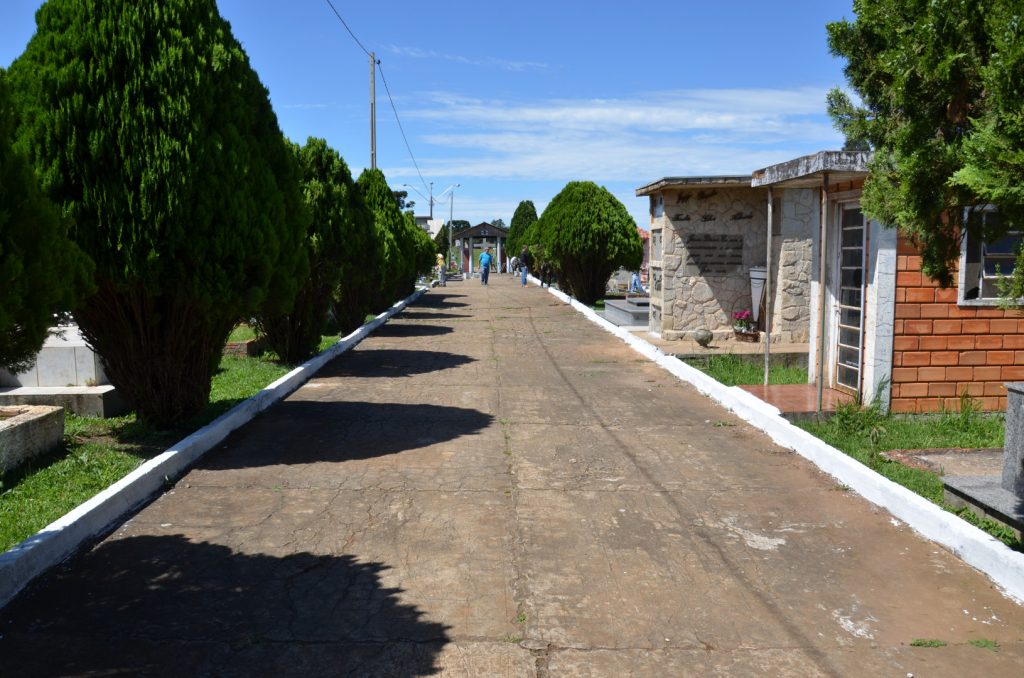 A Prefeitura de Pinhão trabalha para regularizar os cemitérios no município (Foto: Ascom/Prefeitura de Pinhão)