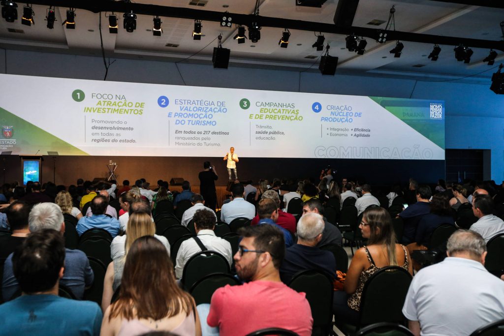 O secretário da Comunicação e Cultura, Hudson José, participa nesta sexta-feira (01), do encontro de capacitação Governo 5.0 no Hotel Rafain Palace & Convention, em Foz do Iguaçu. Foz do Iguaçu, 01/11/2019 - Foto: Geraldo Bubniak/AEN