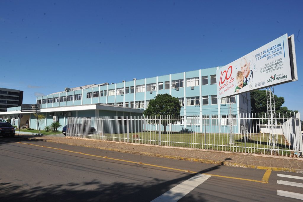 Em três anos, o Governo do Estado investiu cerca de R$ 12 milhões para apoiar a reestruturação e qualificação do atendimento no Hospital de Caridade São Vicente de Paulo, em Guarapuava. Foram destinados recursos para obras, equipamentos e custeio dos serviços, que hoje são referência para uma população de mais 500 mil pessoas dos 20 municípios da região Central do Estado. Foto: Venilton Küchler/SESA