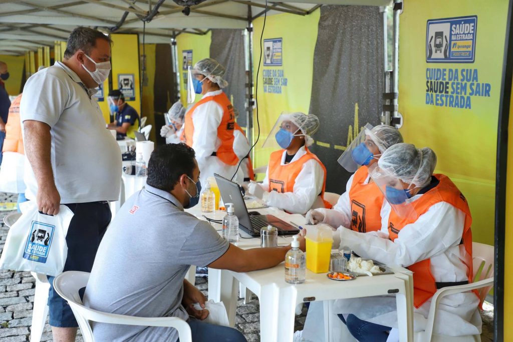 Saúde na Estrada prestou diversos atendimentos de saúde (Foto: AENPr)