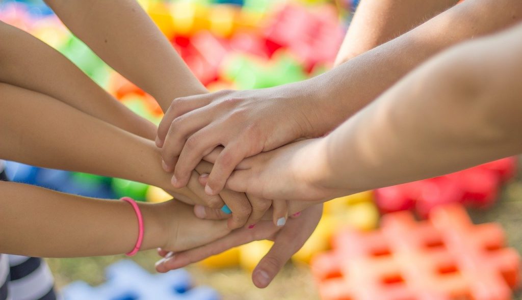 hands-2847508_1280