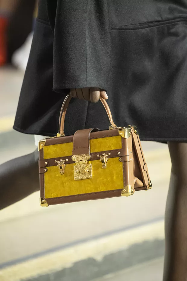 14 tendências de bolsas das passarelas de inverno 2022 - Vogue