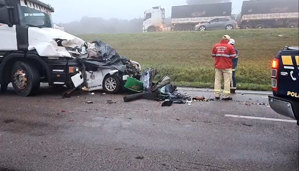 Acidente na BR-277, na Serra da Esperança, deixa três mortos e vários  feridos