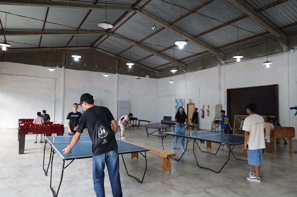 As atividades são gratuitas. Entre elas, há opções em esportes, musicalização, informática e capacitação profissional