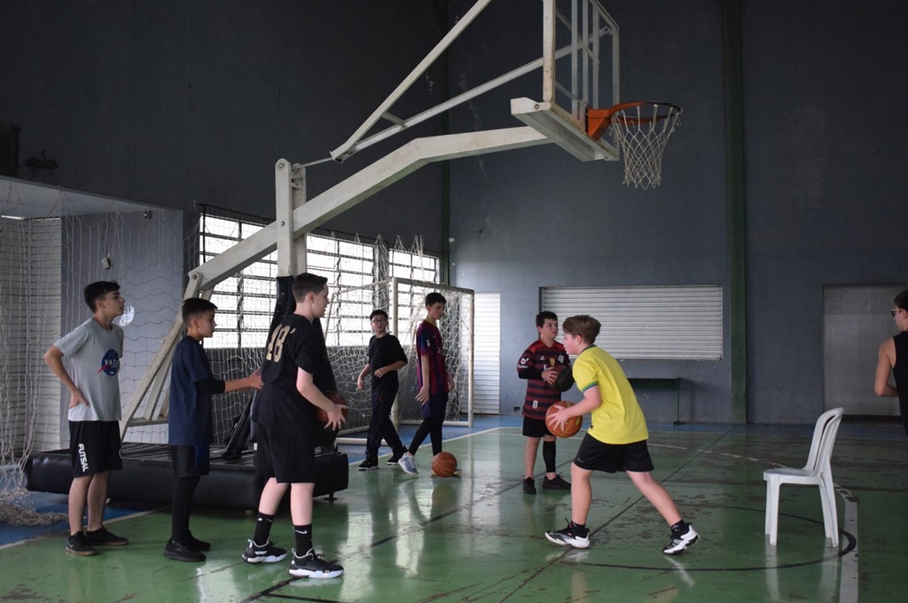 As inscrições continuam abertas durante o ano, conforme disponibilidade de vagas. São 7 modalidades esportivas para crianças e adolescentes