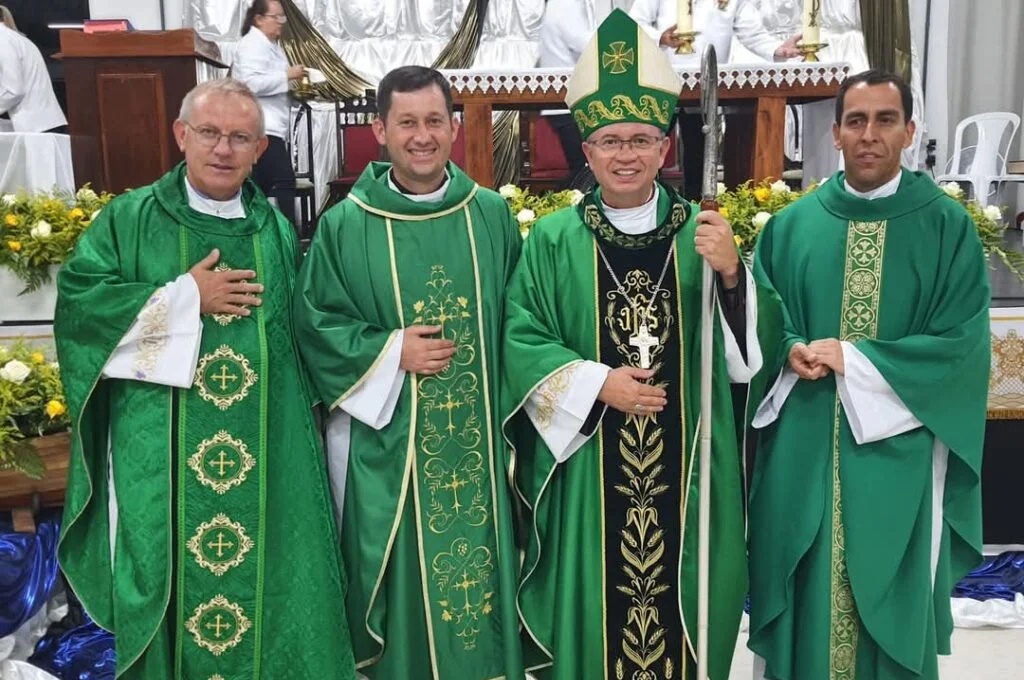 Novo pároco e vigários assumem Paróquia São João Batista em Prudentópolis