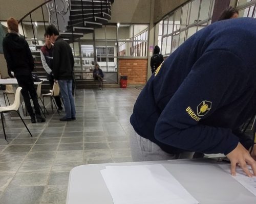 estudantes a