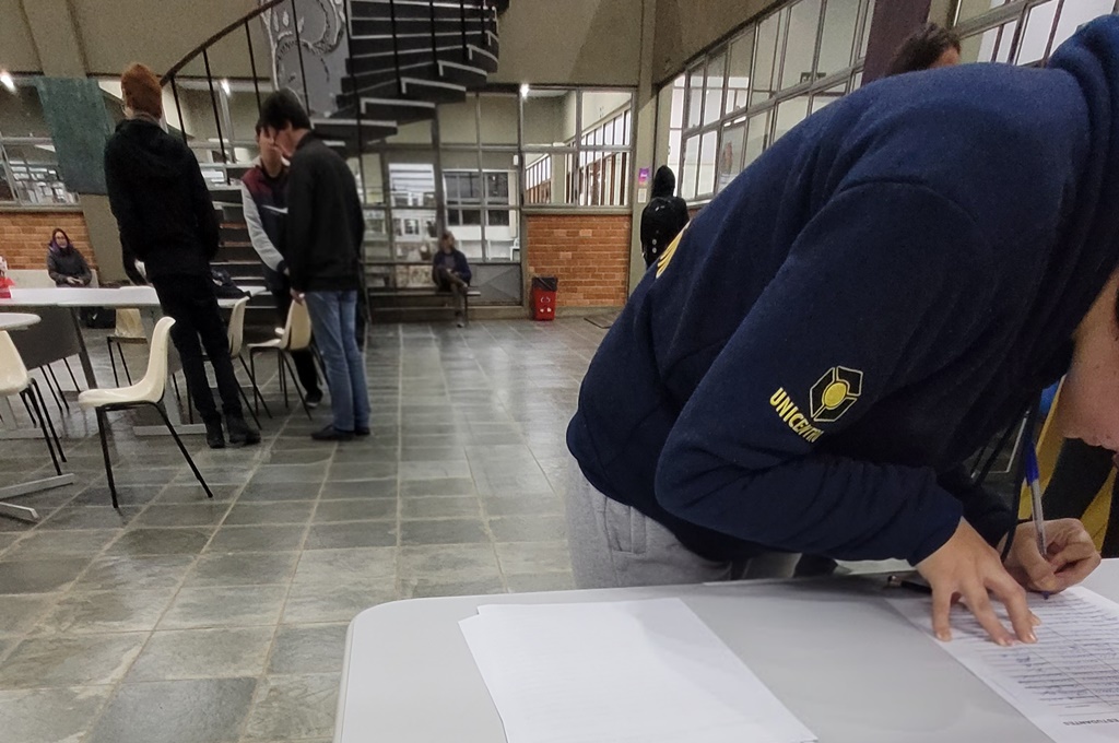 estudantes a